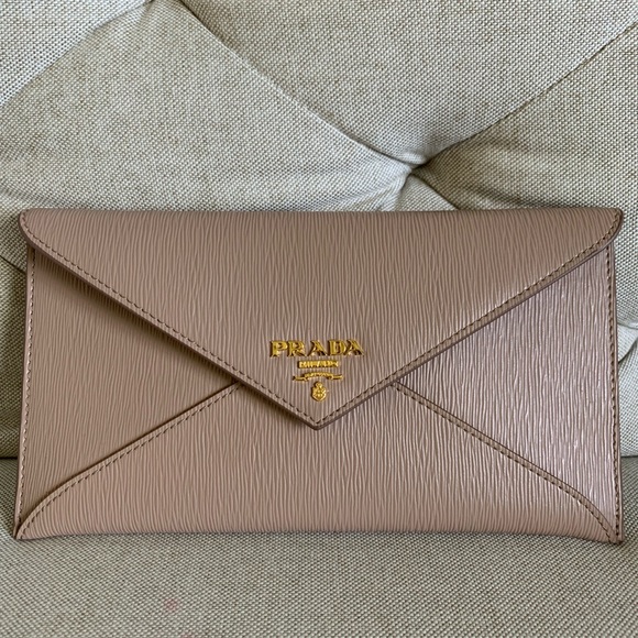 prada envelop wallet